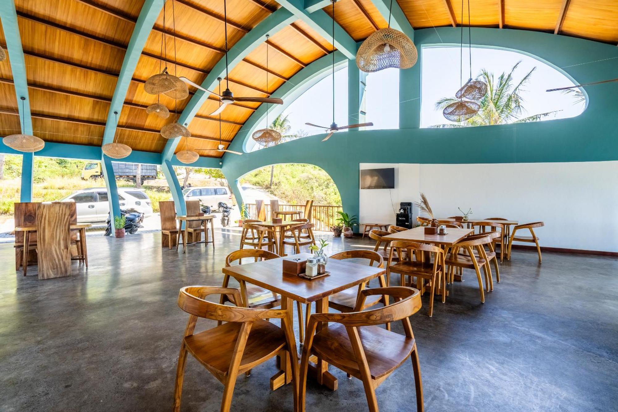 Inlight Lombok Beach Hotel Kuta  Exterior photo