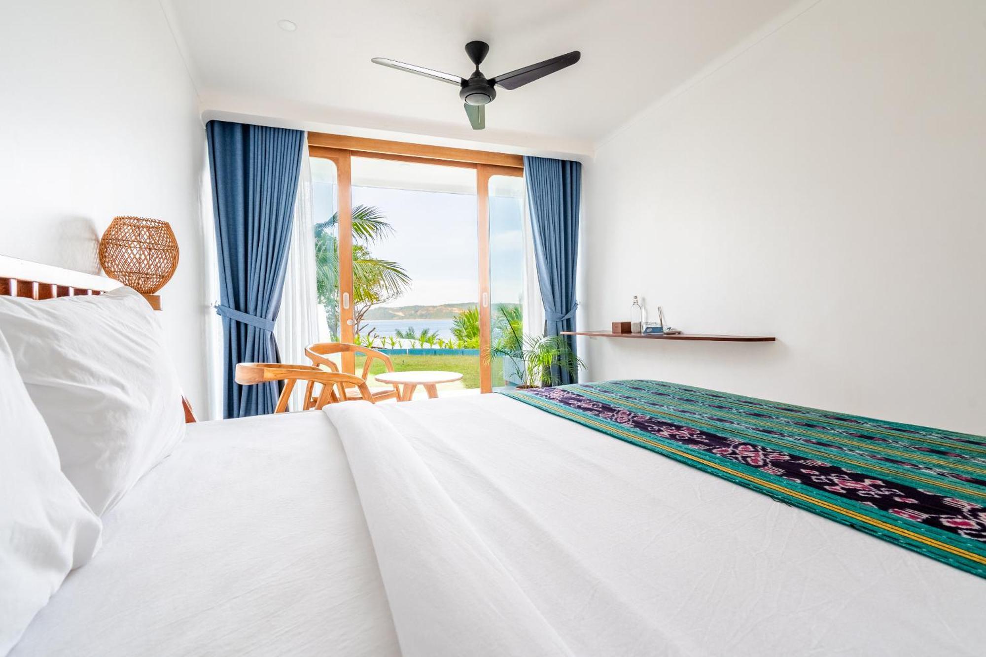 Inlight Lombok Beach Hotel Kuta  Exterior photo