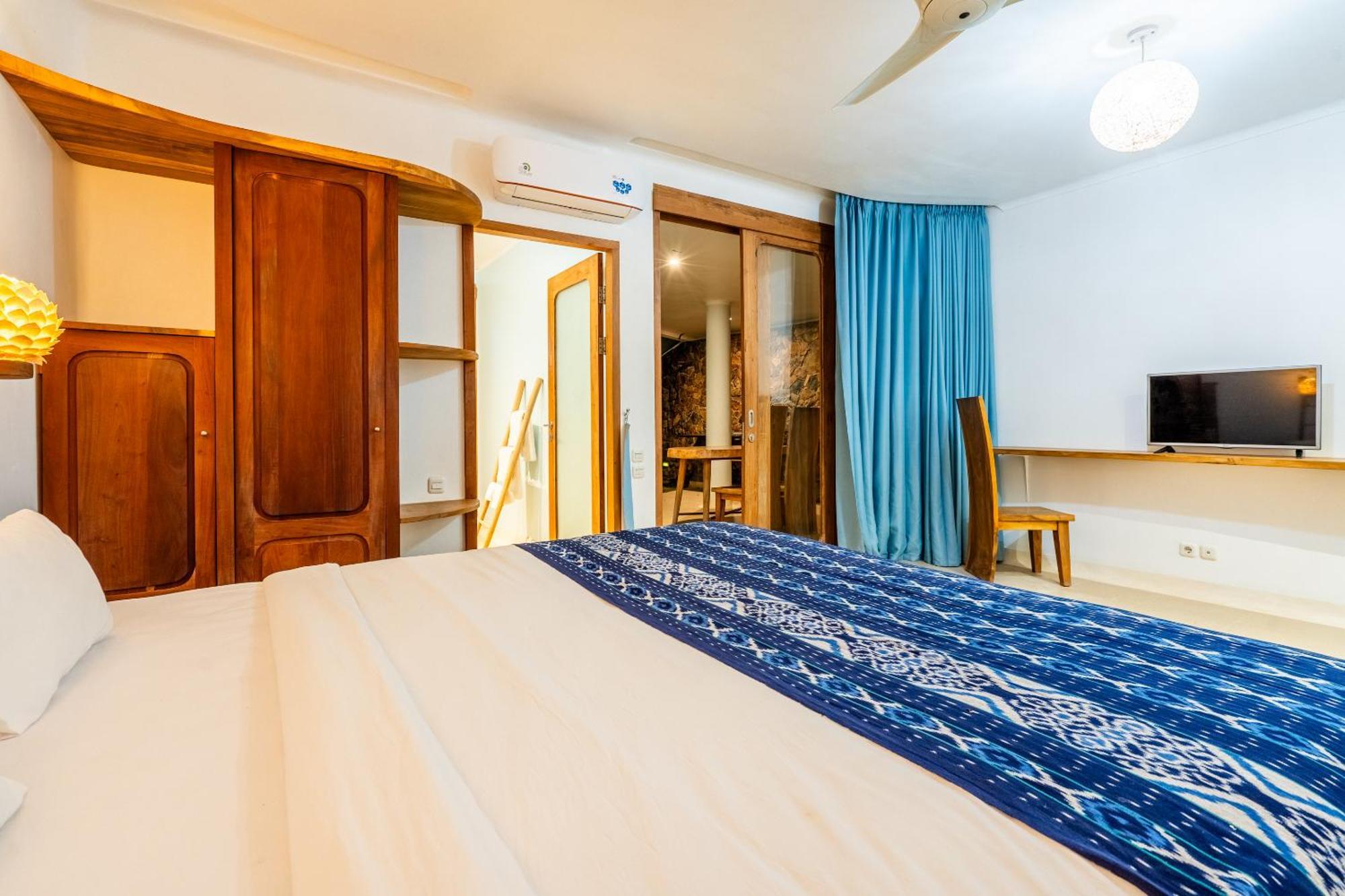 Inlight Lombok Beach Hotel Kuta  Room photo